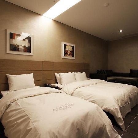 Antives Hotel Goyang Ruang foto