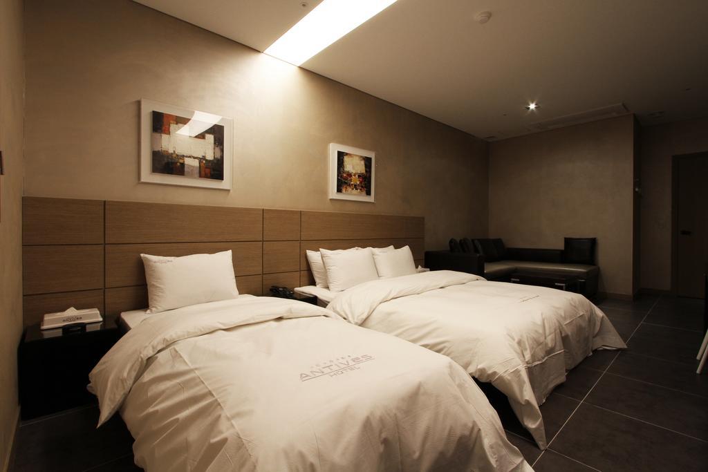 Antives Hotel Goyang Ruang foto