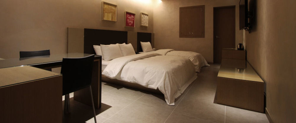Antives Hotel Goyang Bagian luar foto