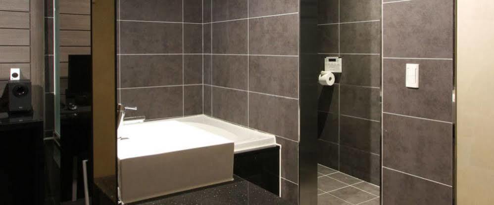 Antives Hotel Goyang Bagian luar foto